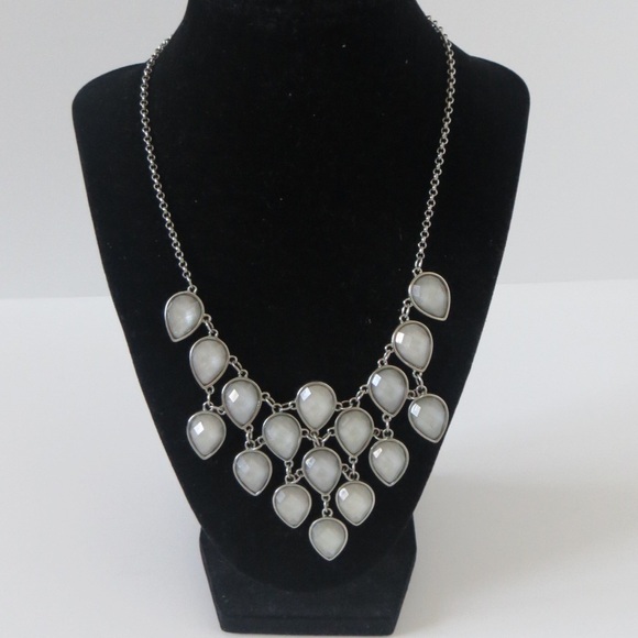 🔴CLEARANCE🔴 Silver Jeweled Necklace - Picture 1 of 2